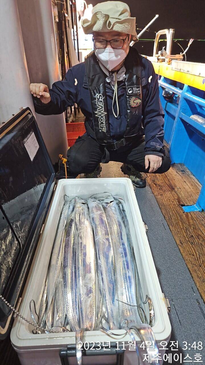 제주에이스호3일갈치조황입니다문의0103548347201038603472 (조황조행기 - 바다선상조황)