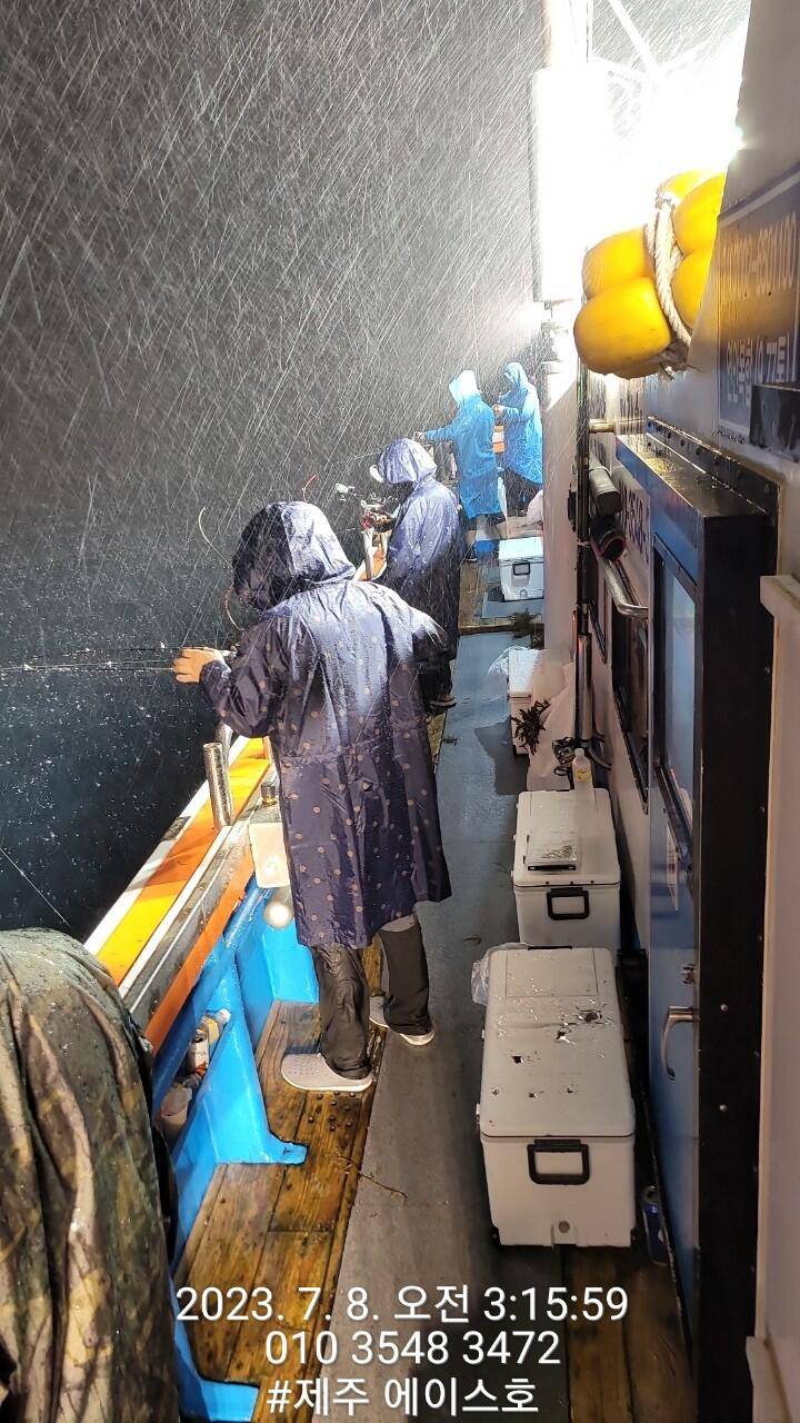 제주에이스호7월7일 한치조황입니다 (조황조행기 - 바다선상조황)