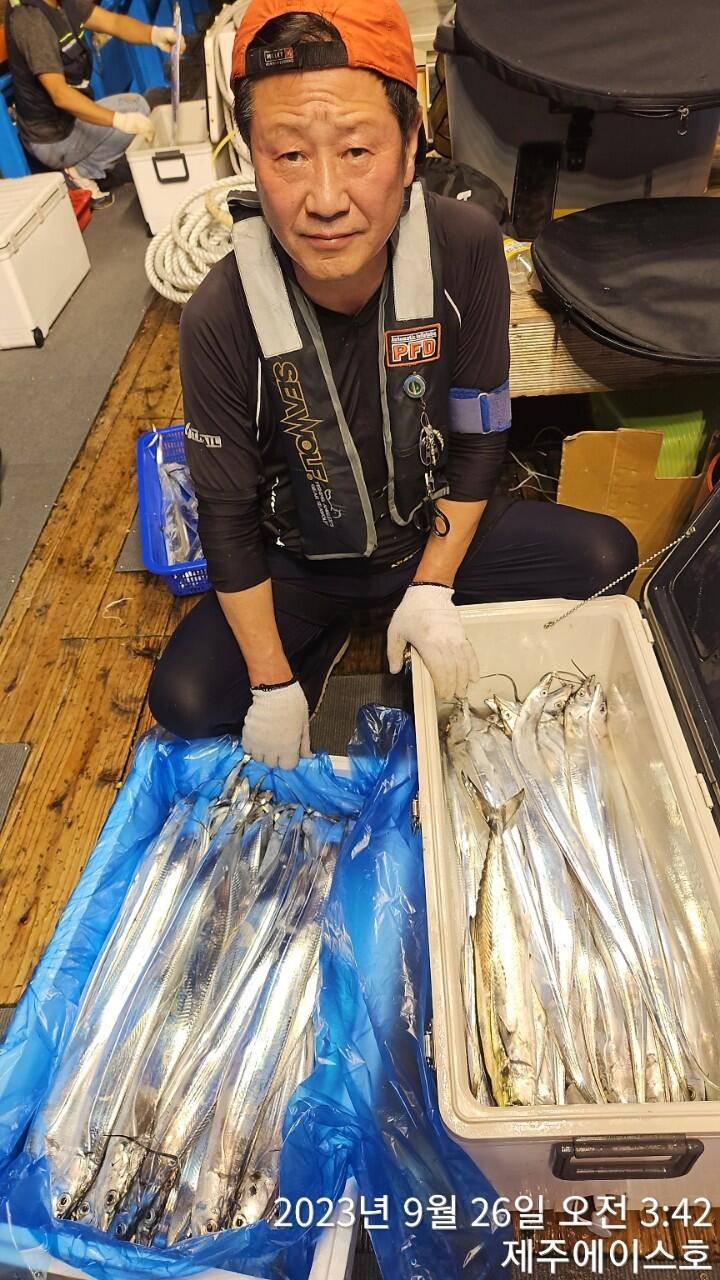 제주에이스호25일갈치조황입니다 문의0103548347201038063472 (조황조행기 - 바다선상조황)