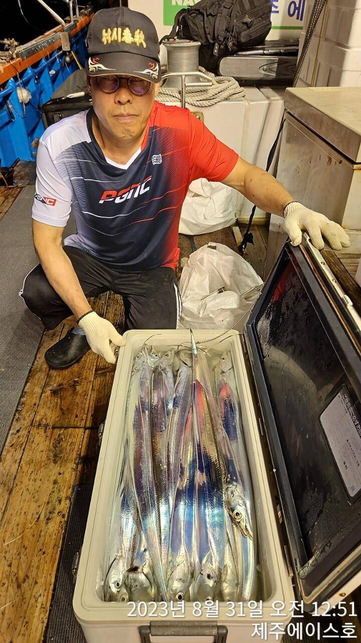 제주에이스호30일갈치조황입니다문의0103548347201038603472 (조황조행기 - 바다선상조황)