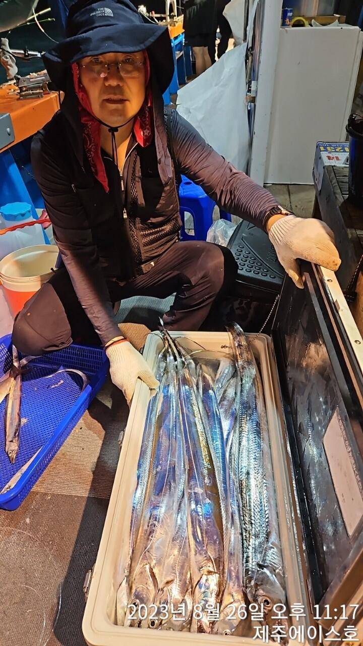 제주에이스호26갈치조황입니다문의0103548347201038603472 (조황조행기 - 바다선상조황)