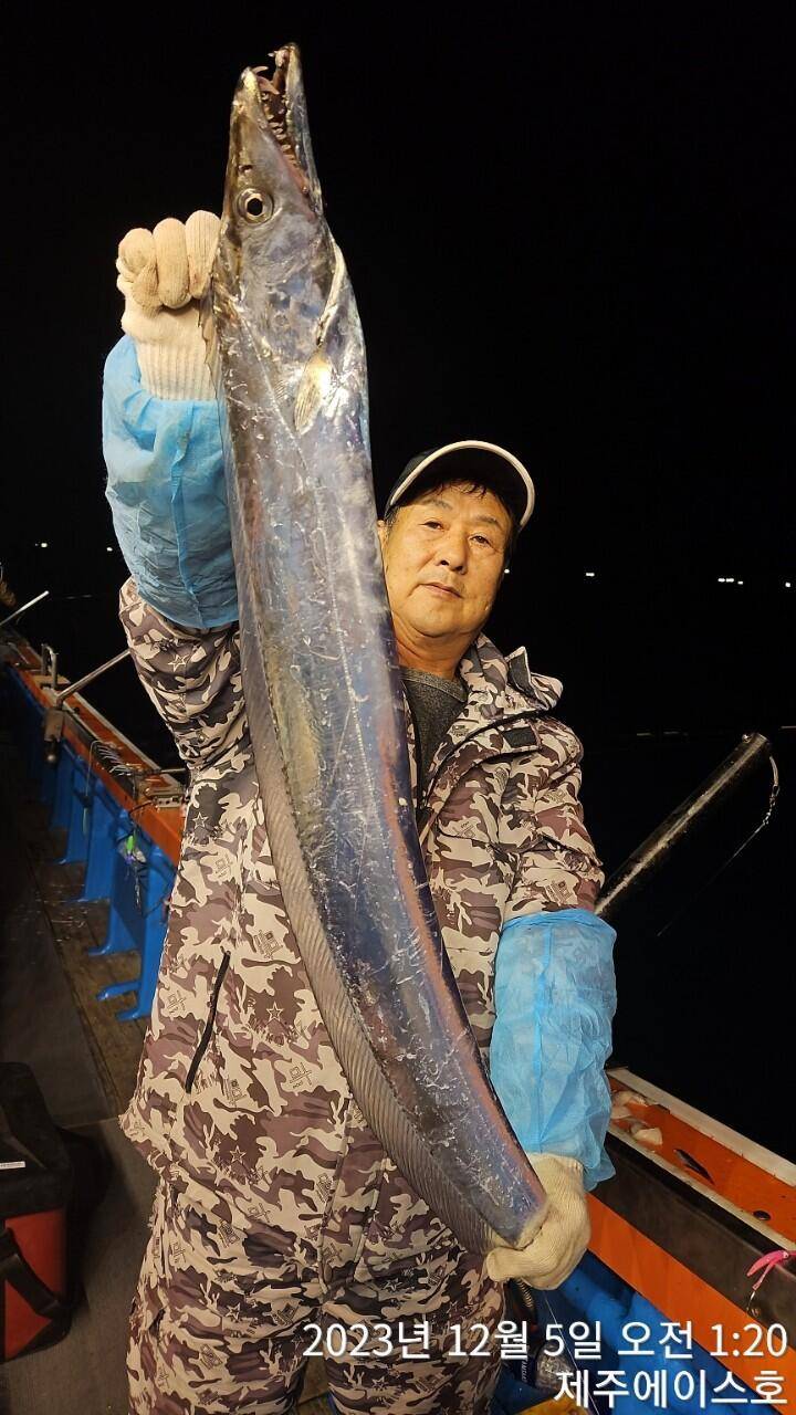 제주에이스호4일갈치조황입니다문의 0103548347201038603472 (조황조행기 - 바다선상조황)