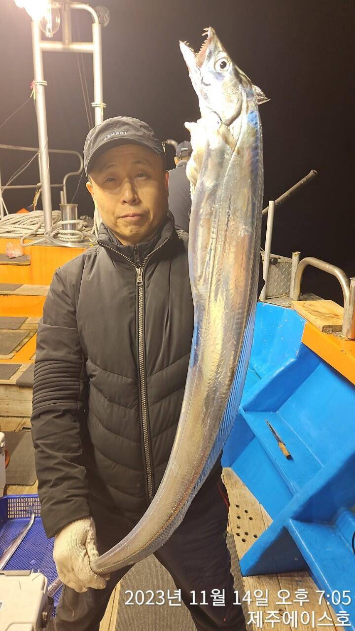 제주에이스호14일갈치조황입니다문의0103548347201038603472 (조황조행기 - 바다선상조황)