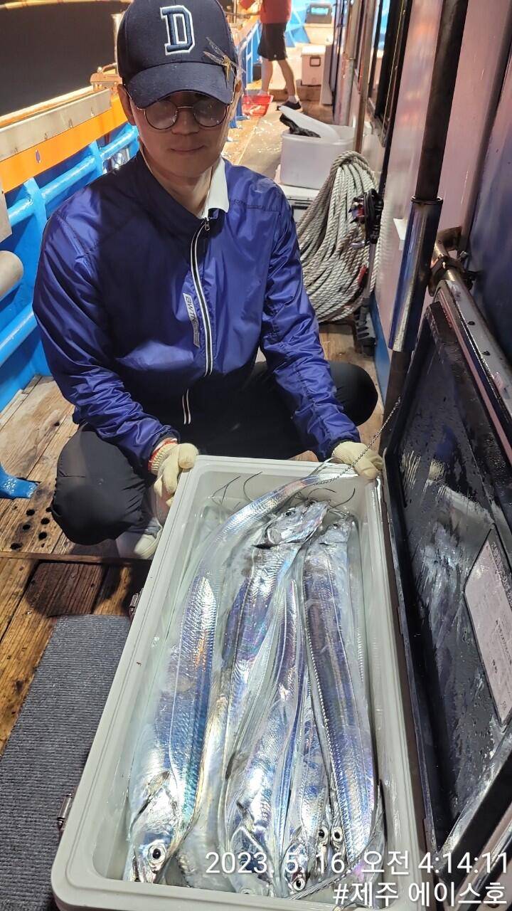 제주에이스호15일대갈치조황입니다문의010 3548 3472 01038603472 (조황조행기 - 바다선상조황)