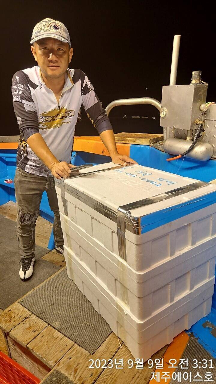 주에이스호8일갈치가 풍년입니다문의01035483472 01038603472 (조황조행기 - 바다선상조황)