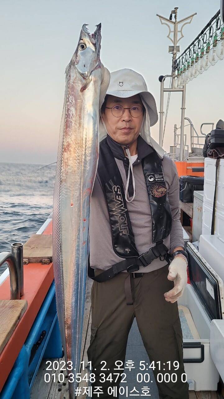 제주에이스호2일갈치조황입니다문의 0103548347201038603472 (조황조행기 - 바다선상조황)
