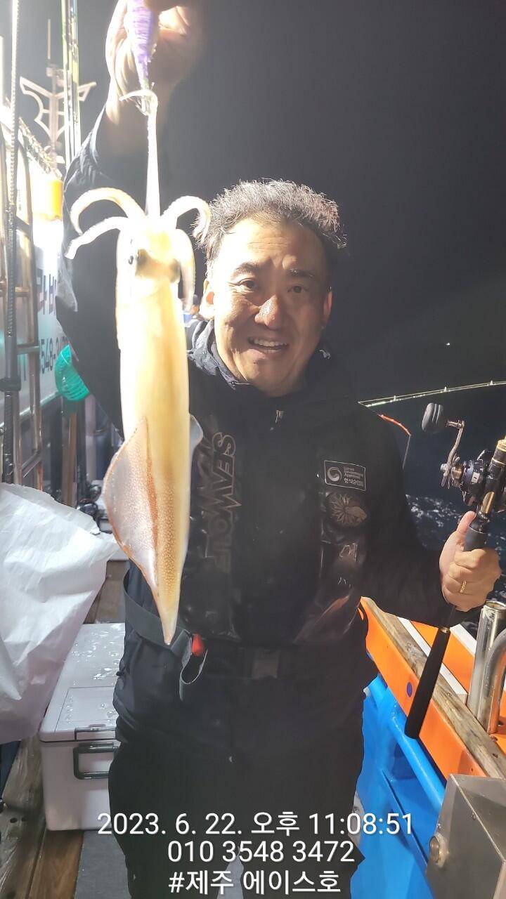 제주에이스호22일 굿 한치 조황입니다 (조황조행기 - 바다선상조황)