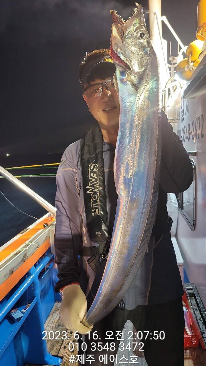 제주에이스호15일대갈치 조황입니다전좌석봉돌투승기장착무료이용 (조황조행기 - 바다선상조황)
