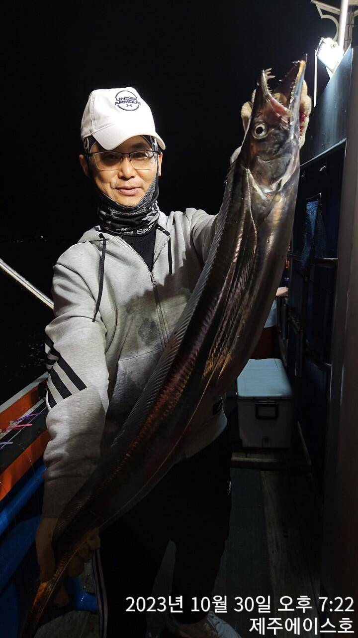 제주에이스호30일대갈치조황입니다문의0103548347201038603472 (조황조행기 - 바다선상조황)