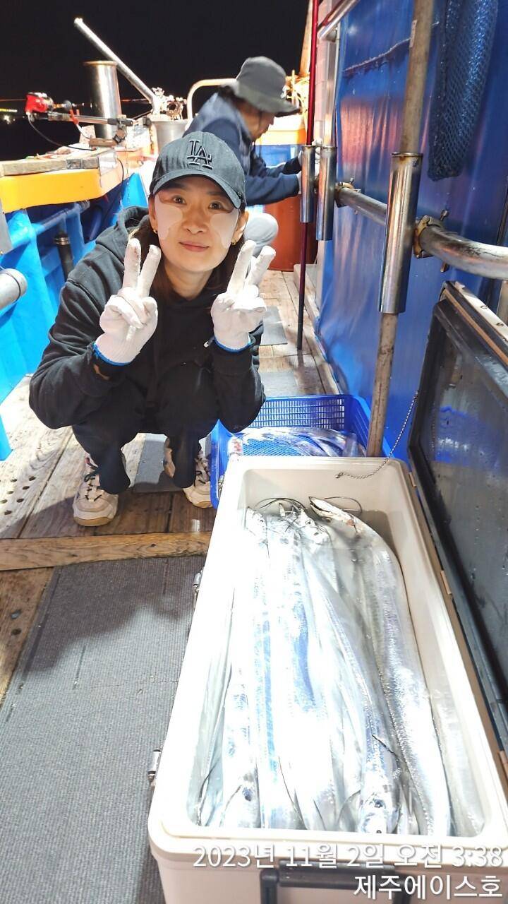 제주에이스호1일갈치조황입니다문의 0103548347201038603472 (조황조행기 - 바다선상조황)