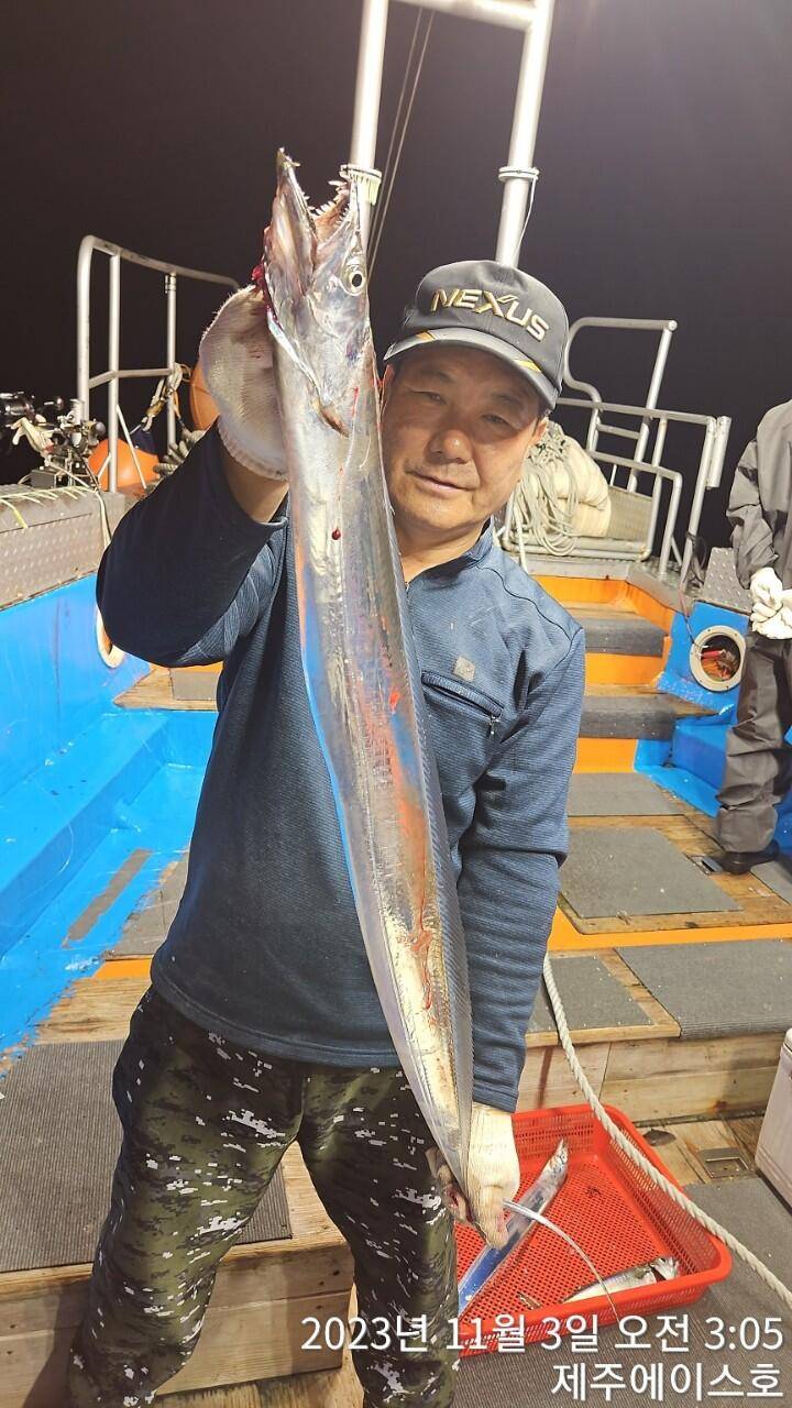 제주에이스호2일갈치조황입니다문의 0103548347201038603472 (조황조행기 - 바다선상조황)