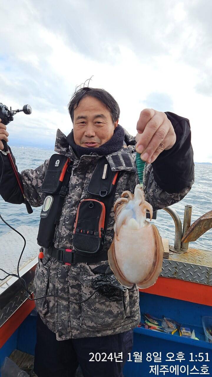 제주에이스호8일갑돌이조황입니다문의0103548347201038603472 (조황조행기 - 바다선상조황)
