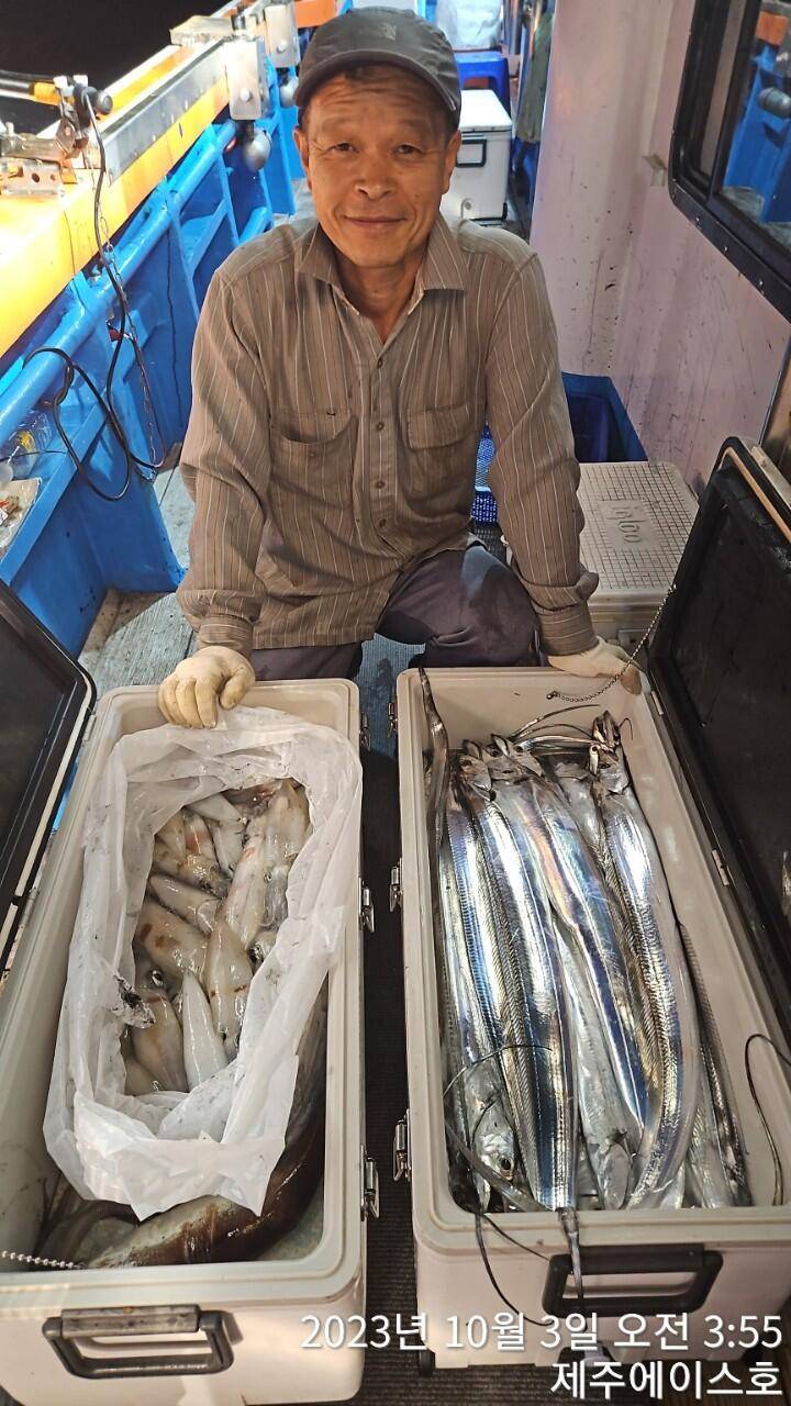 제주에이스호10월2일갈치조황입니다0103548347201038603472 (조황조행기 - 바다선상조황)