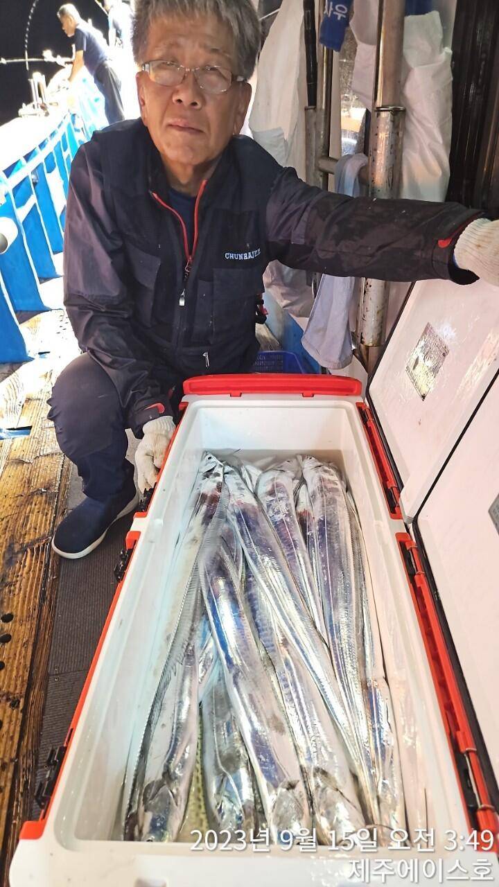 제주에이스호14일갈치조황입니다문의 0103548347201038603472 (조황조행기 - 바다선상조황)