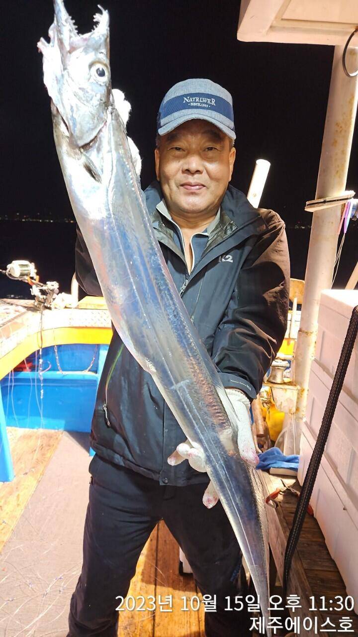 제주에이스호15일갈치조황입니다문의0103548347201038603472 (조황조행기 - 바다선상조황)