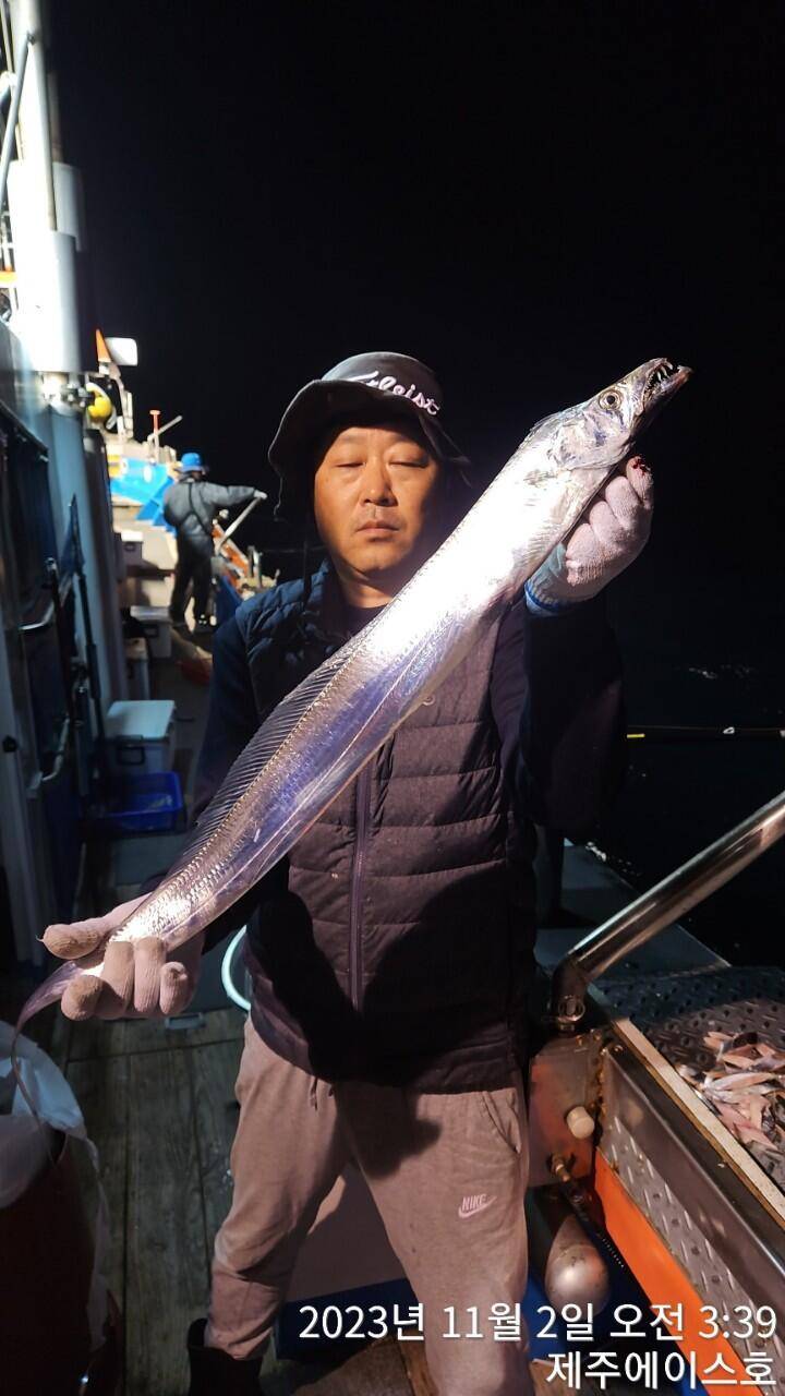 제주에이스호1일갈치조황입니다문의 0103548347201038603472 (조황조행기 - 바다선상조황)