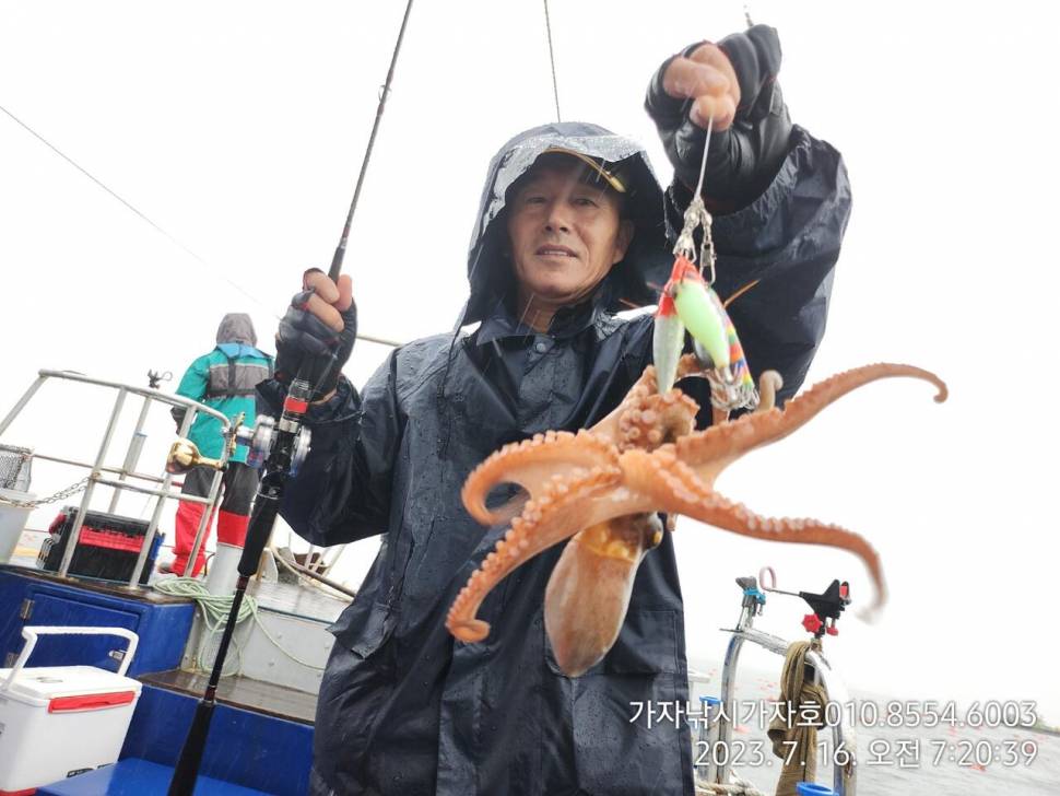 가자호 돌문어 수중전주야간 출조 (조황조행기 - 바다선상조황)