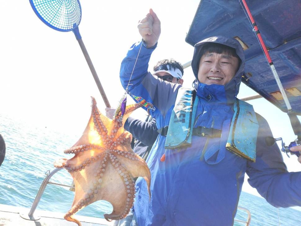 돌문어 원도권 키로오버 조황입니다 (조황조행기 - 바다선상조황)