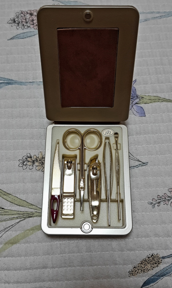 생활용품정리 손톱깎이 수건 시계 (중고장터 - 비낚시용품)