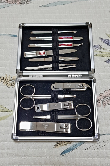 생활용품정리 손톱깎이 수건 시계 (중고장터 - 비낚시용품)