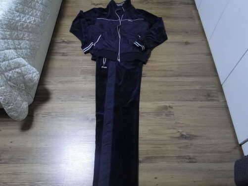 인디안겨울콤비102와 휠라벨벳겨울츄리닝100오리털자켓100팝니다 (중고장터 - 비낚시용품)