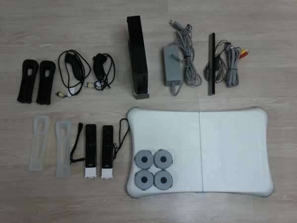 닌텐도 wii 2인 풀셋 게임 팝니다 (중고장터 - 비낚시용품)