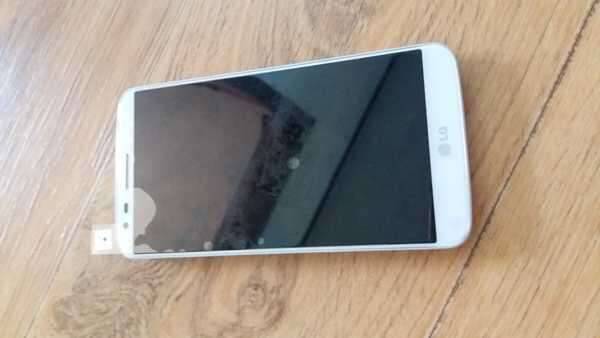 LG G2 액정교체배터리커버 교체후 미사용 상태 완저 좋아요 (중고장터 - 비낚시용품)