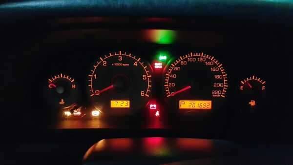 2004년식 TX5 흰색 코란도 밴팝니다 (중고장터 - 비낚시용품)