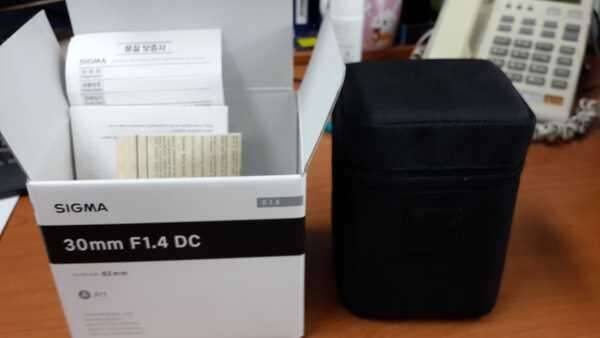 시그마 Art 30mm F14 DC HSM 캐논용 팝니다 (중고장터 - 비낚시용품)