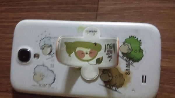 겔럭시 S4 32G 팝니다가격다운 (중고장터 - 비낚시용품)