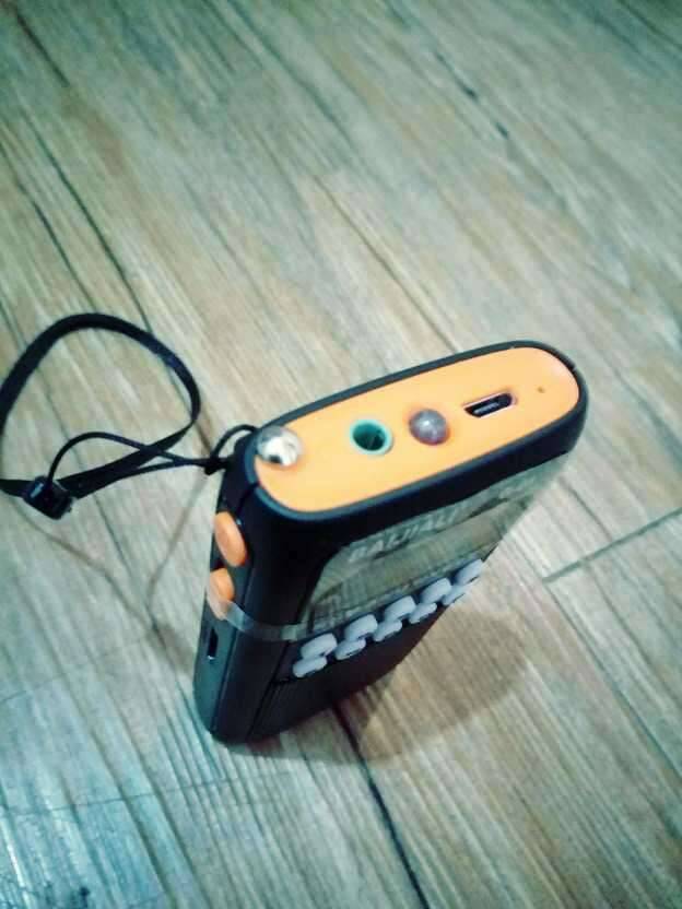 박스만 개봉한 다지털 사운드 뮤직기 (중고장터 - 비낚시용품)