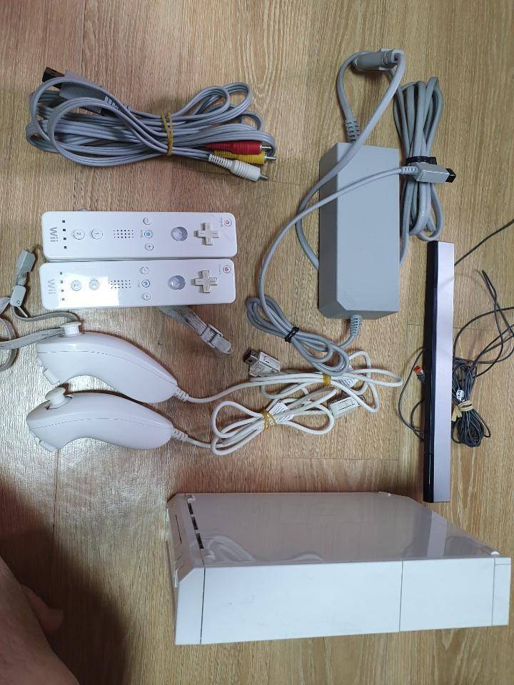 닌텐도 wii 2인세트 (중고장터 - 비낚시용품)