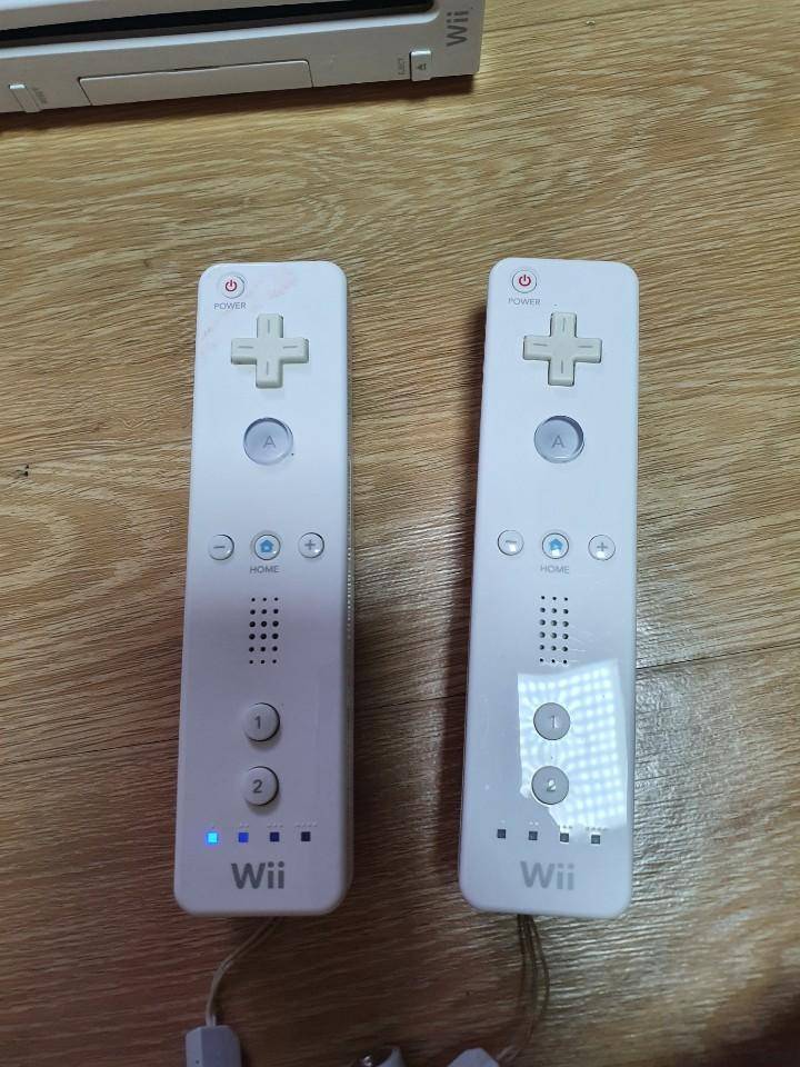 닌텐도 wii 2인세트 (중고장터 - 비낚시용품)