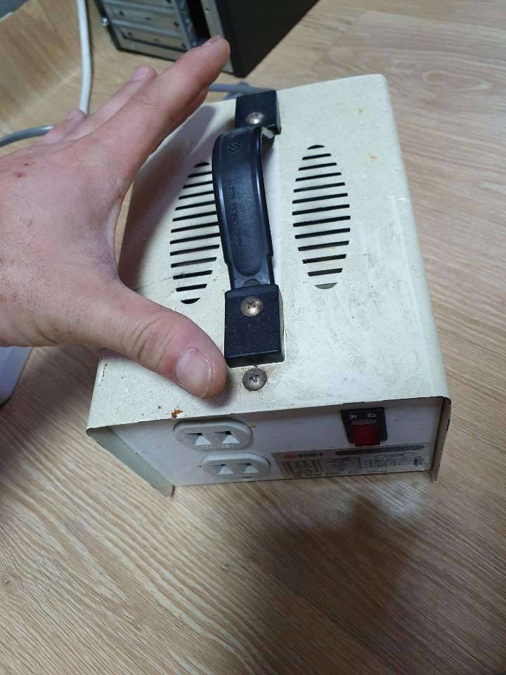 110V 다운트랜스 (중고장터 - 비낚시용품)