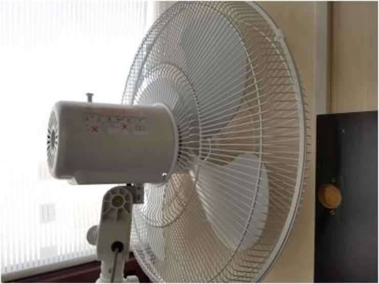 대형 선풍기 책상 옷걸이 팝니다 상태 깨끗합니다 (중고장터 - 비낚시용품)