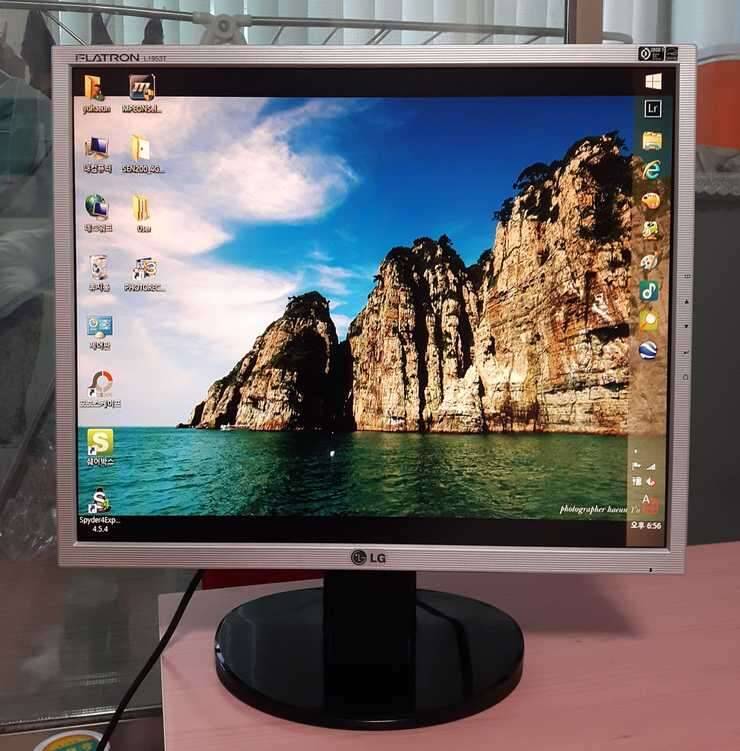 LG 플래트론 19인치 LCD모니터 (중고장터 - 비낚시용품)