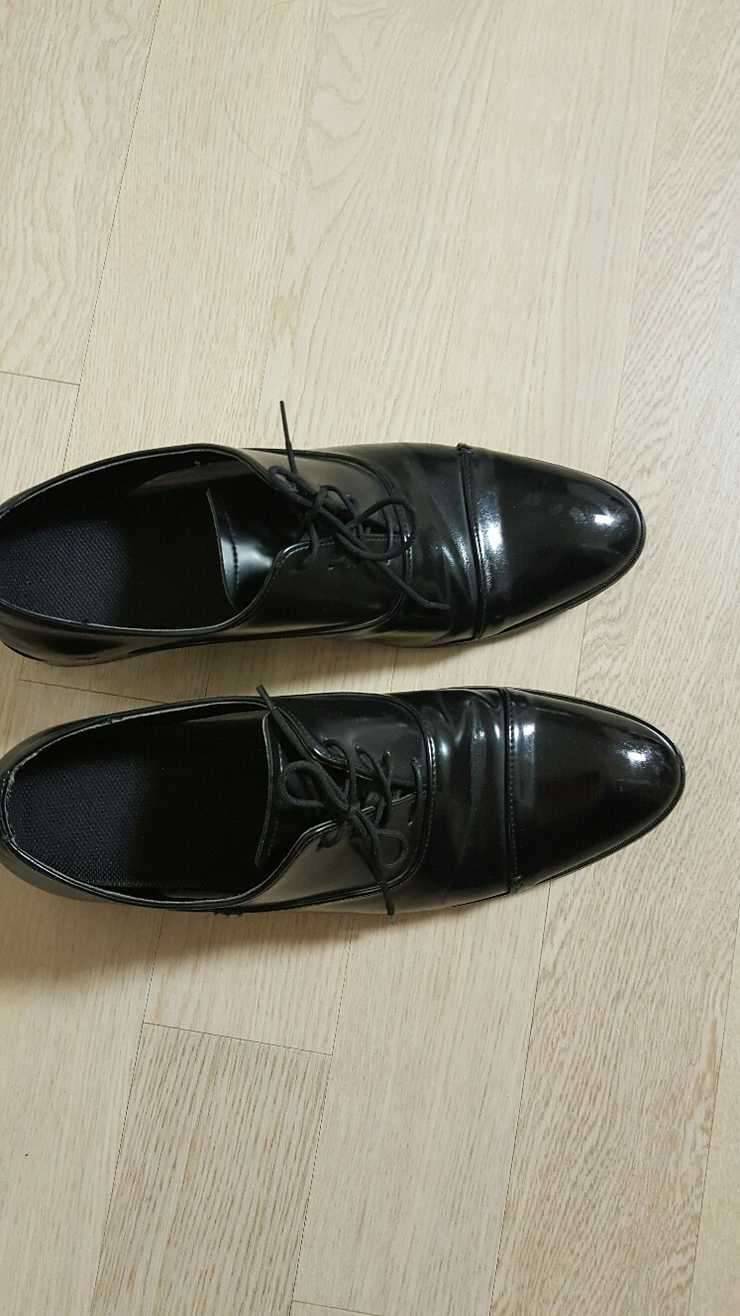 옷 구두 가격내려 재업 (중고장터 - 비낚시용품)