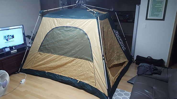 콜맨테이블 쟈칼오토텐트 및분양합니다 (중고장터 - 비낚시용품)