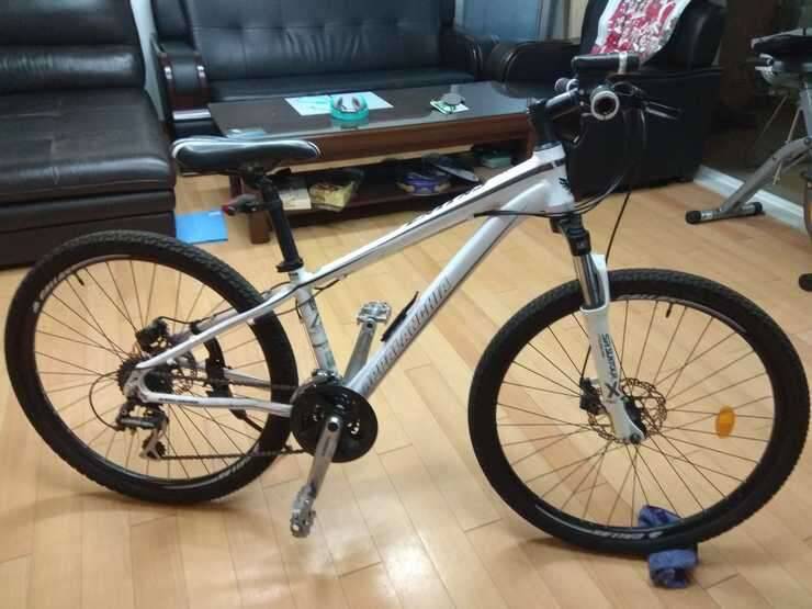자전거 중고 삼천리 칼라스 MTB 1대 15만 트리곤 할리 하이브리드 1대 40만 (중고장터 - 비낚시용품)