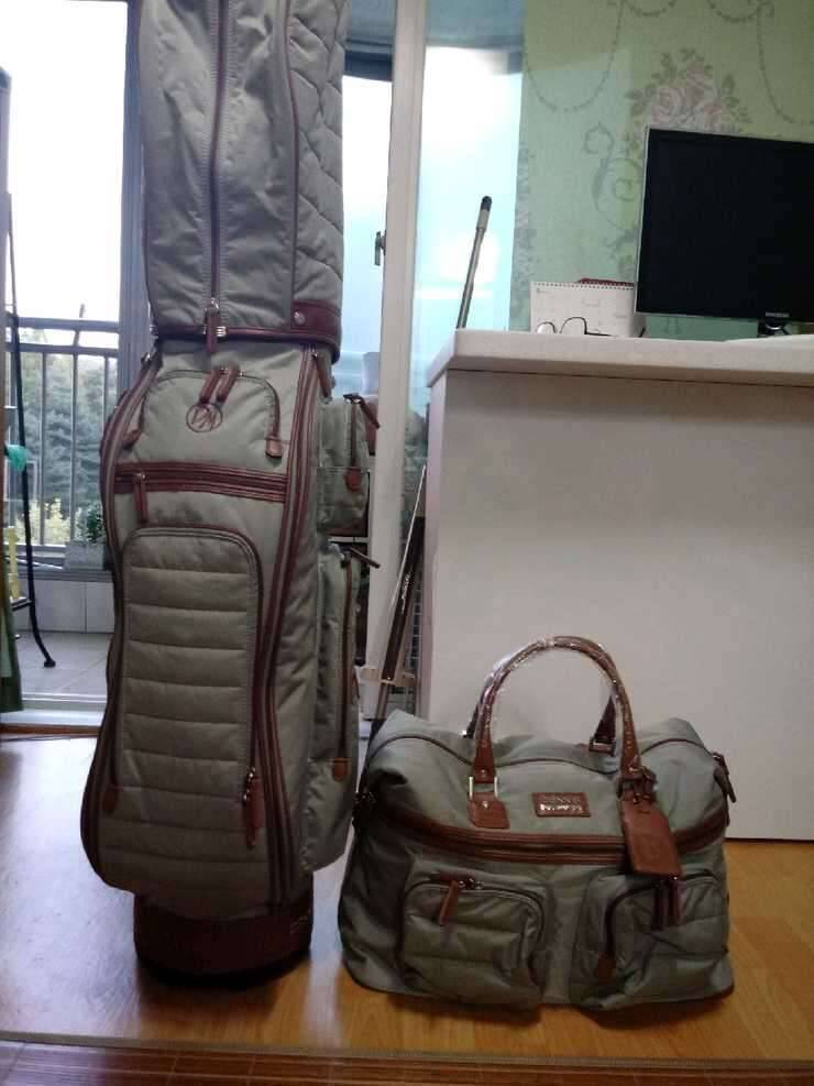 신품골프백데니스골프백 저렴히 분양합니다 (중고장터 - 비낚시용품)