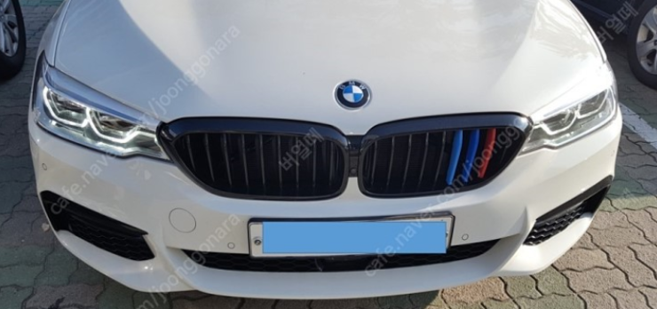 경북구미 BMW 530 i흰색 G30 신형 헤드램프 및 앞범퍼 (중고장터 - 비낚시용품)