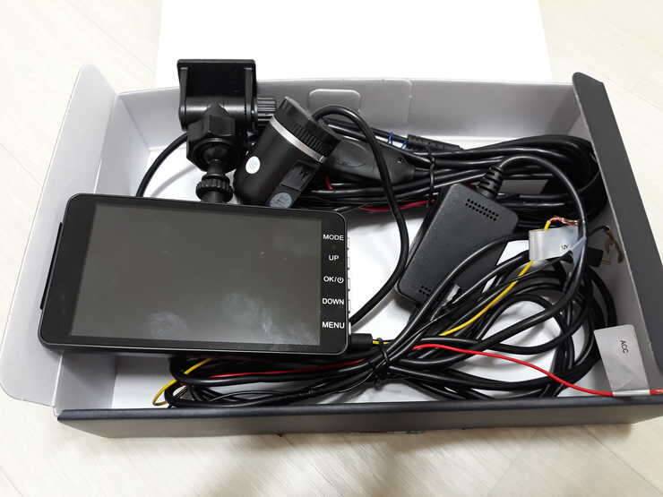 캐치온 블랙박스 2채널 32G (중고장터 - 비낚시용품)