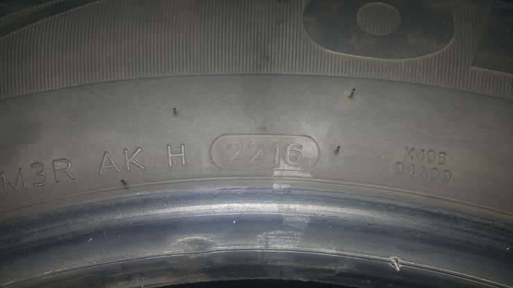 락스타2 18인치휠5홀 무광블랙 중고 한타25560R18 108H 팝니다 (중고장터 - 비낚시용품)