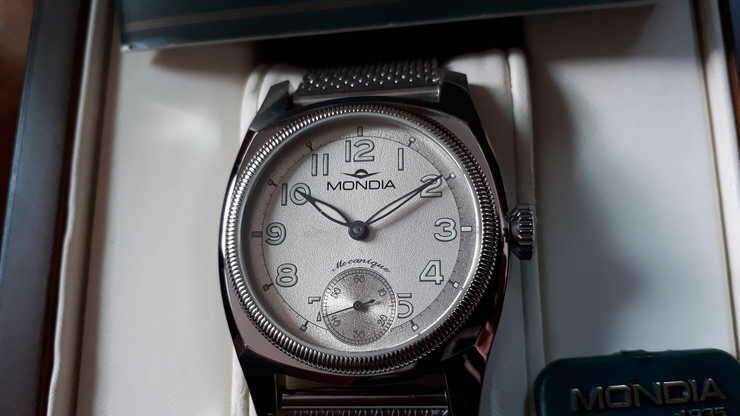 MONDIA SWISS 밀리터리 수동 시계 (중고장터 - 비낚시용품)