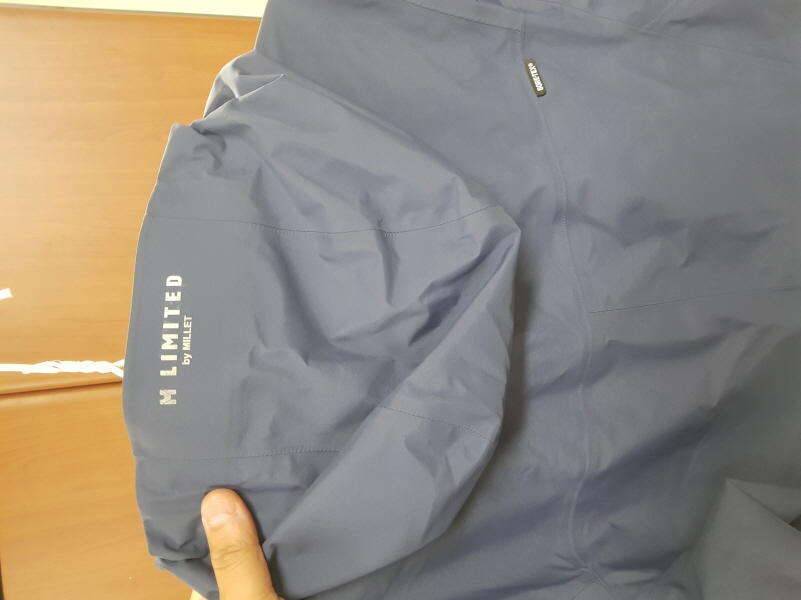 밀레 고어텍스 바람막이 팝니다 (중고장터 - 비낚시용품)