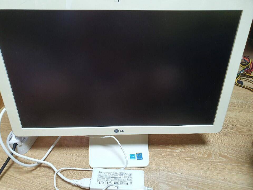 lg 일체형 컴퓨터 LG22v24 (중고장터 - 비낚시용품)