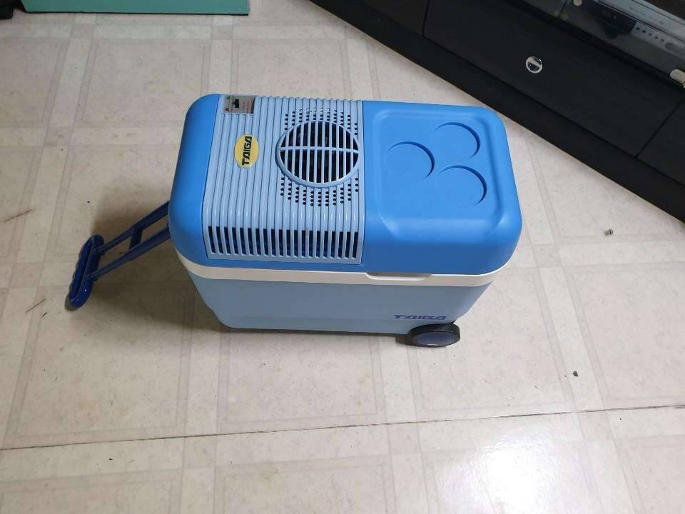 AC 220V DC 12V 겸용 소형냉온장고 팝니다 가정 및 차량용 겸용가능 (중고장터 - 비낚시용품)