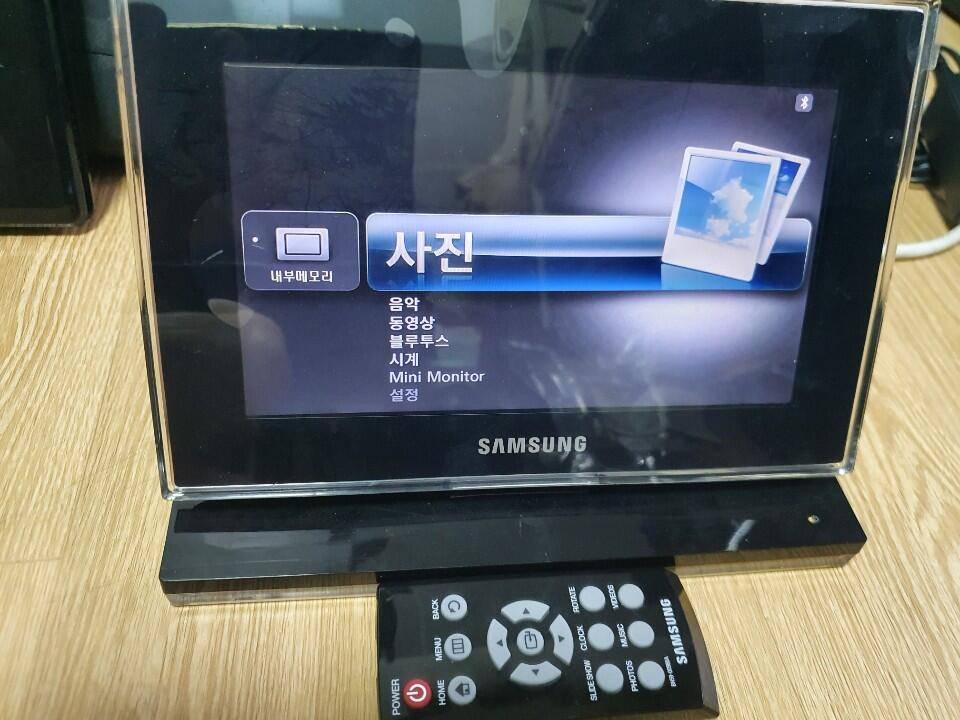 삼성 디지털액자 800P약간 하자있음 (중고장터 - 비낚시용품)