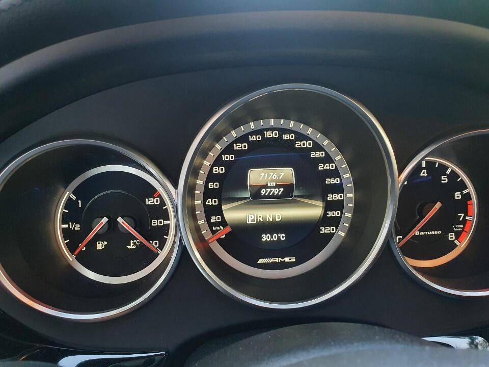 고성능차량 CLS63 AMG (중고장터 - 비낚시용품)