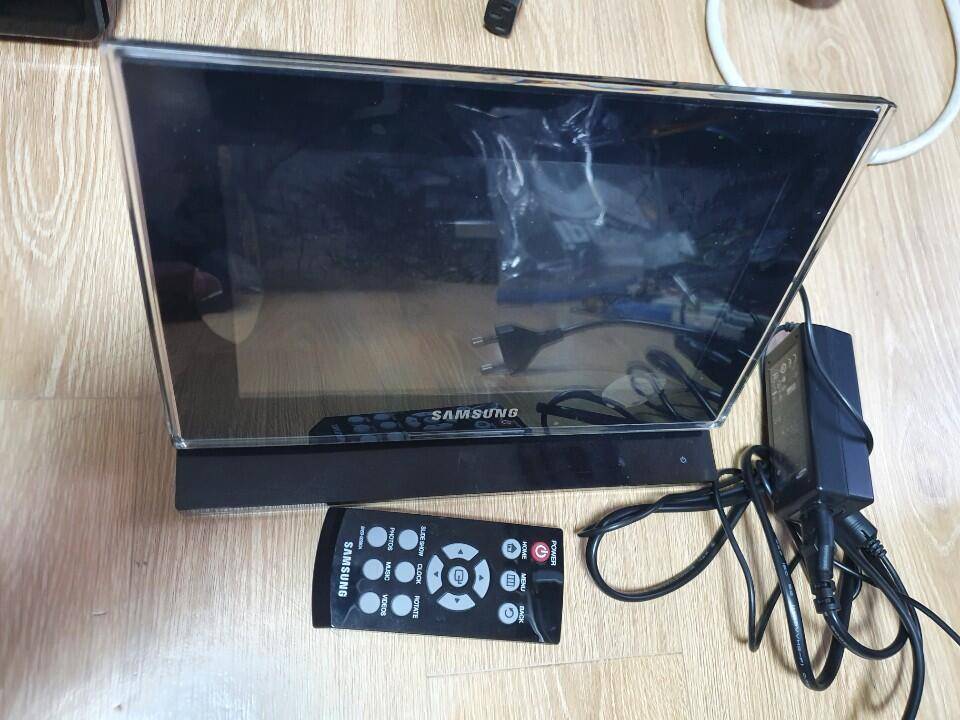 삼성 디지털액자 800P약간 하자있음 (중고장터 - 비낚시용품)